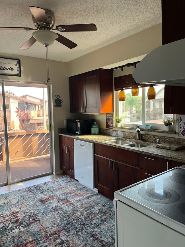 Building Photo - 4022 Davit Dr Unit 4022 Davit Drive