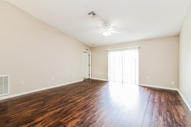 Photo - 338 Arlington Cir