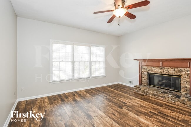 Photo - 7285 Wyngate Dr