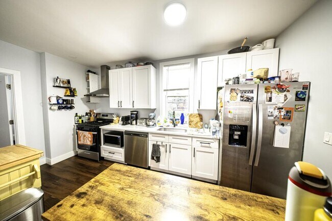 Photo - 930 N Richmond St