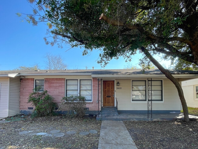 Photo - 3812 Pine Ave