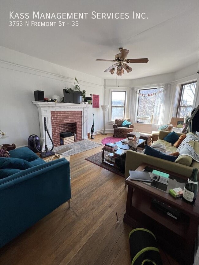 Building Photo - 3753 N Fremont St Unit 3S