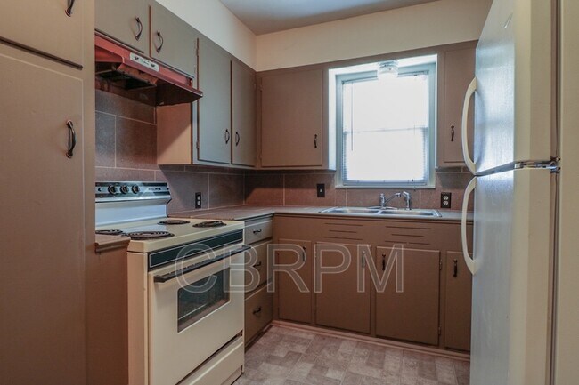 Photo - 2429-2423 23rd St