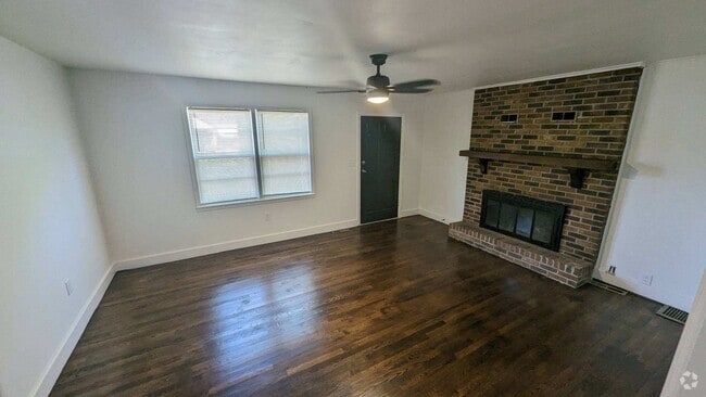 Building Photo - Charming 2 bed/ 1 bath available now near ... Rental