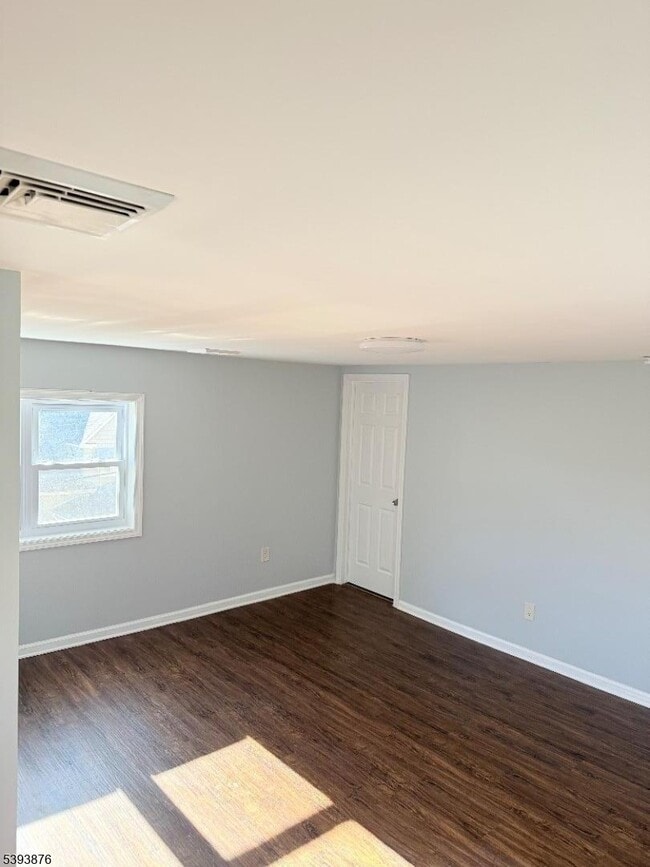 Photo - 95 Thompson Ave Unit B