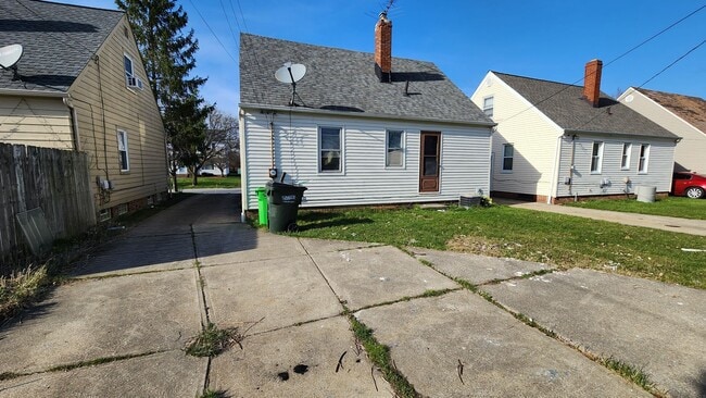 4156 Hinsdale Rd