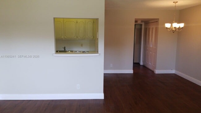 Building Photo - 134 Windsor G Unit 134