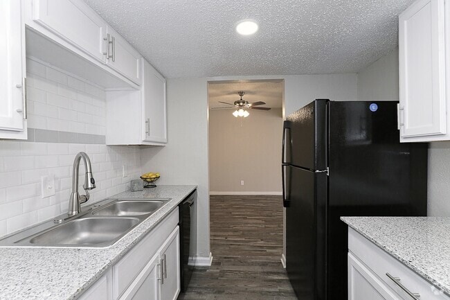 Building Photo - Zander Park Rental