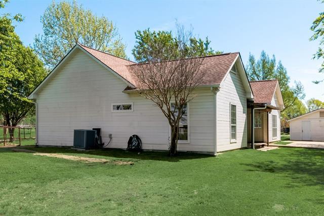 Photo - 5893 FM1827