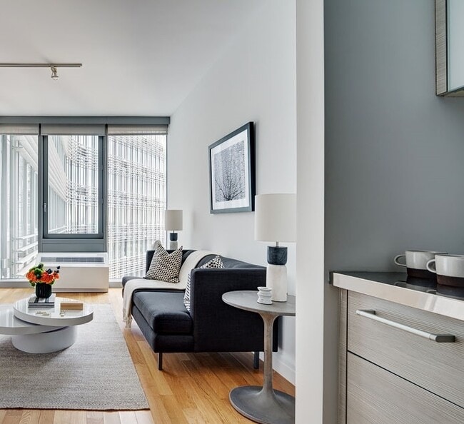 Photo - Mercedes House