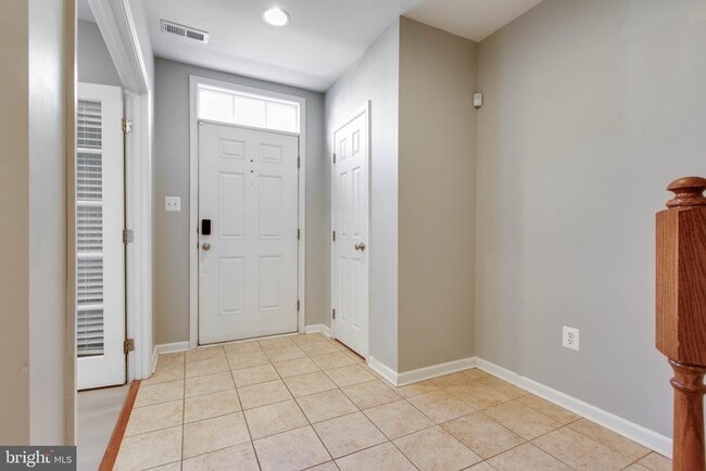 Photo - 1739 Theale Way