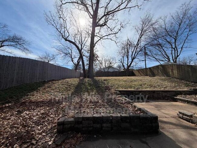 Photo - 8652 White Ave