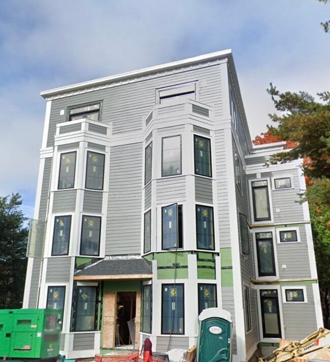 Photo - 104 Warren St