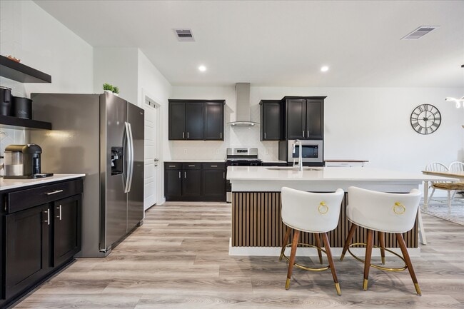 3215 Creston Gate Dr