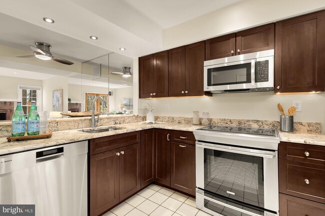 Photo - 2038 Derby Ridge Ln