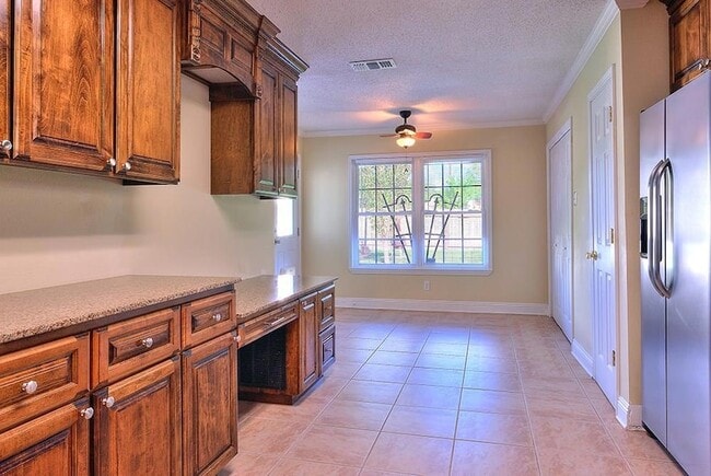 Photo - 1601 Kings Row