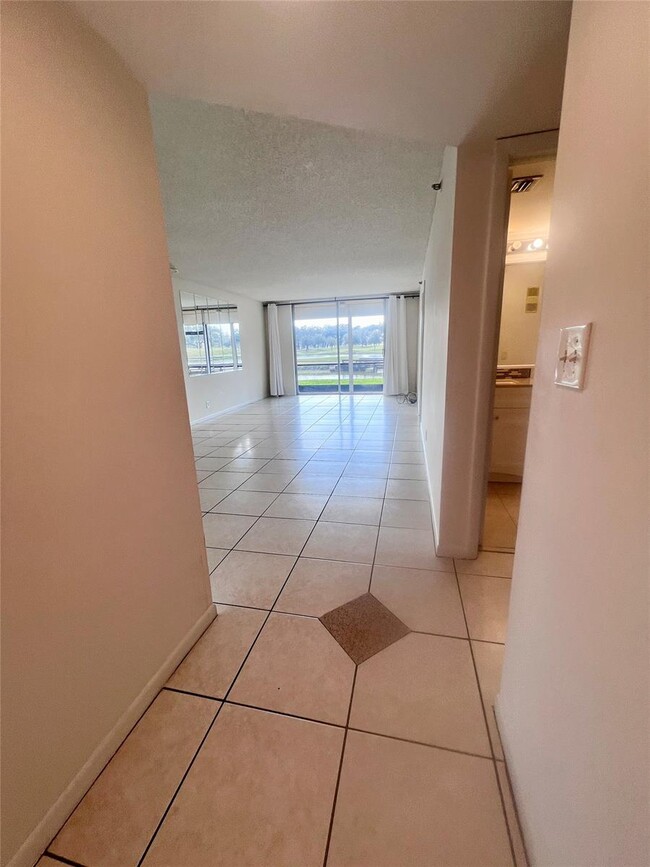 Photo - 3001 W Rolling Hills Cir Condo Unit 102