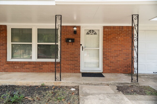 Photo - 6418 Onyx Dr N