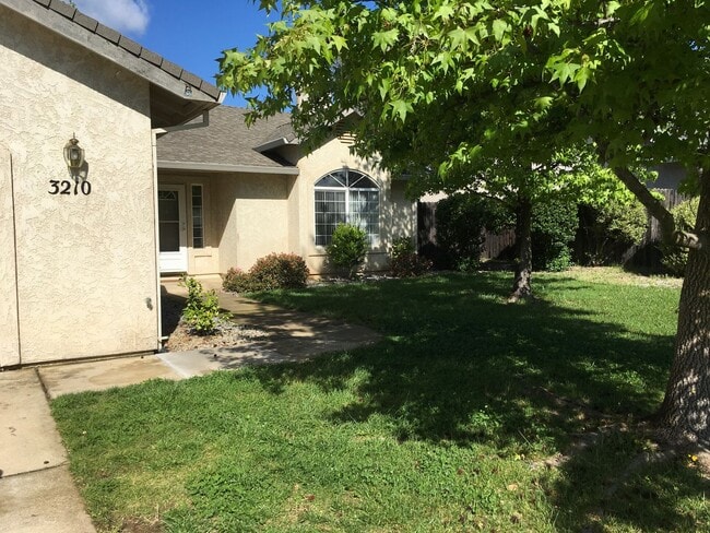 Building Photo - Windsor Estates in Pine Grove!