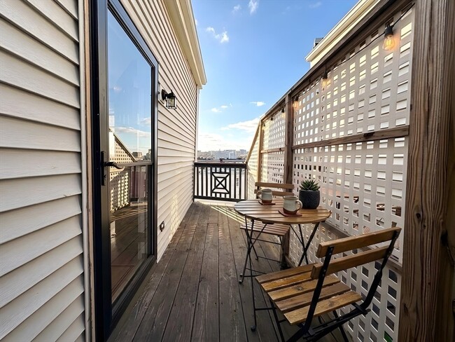 Photo - 410 E 3rd St Unit 3