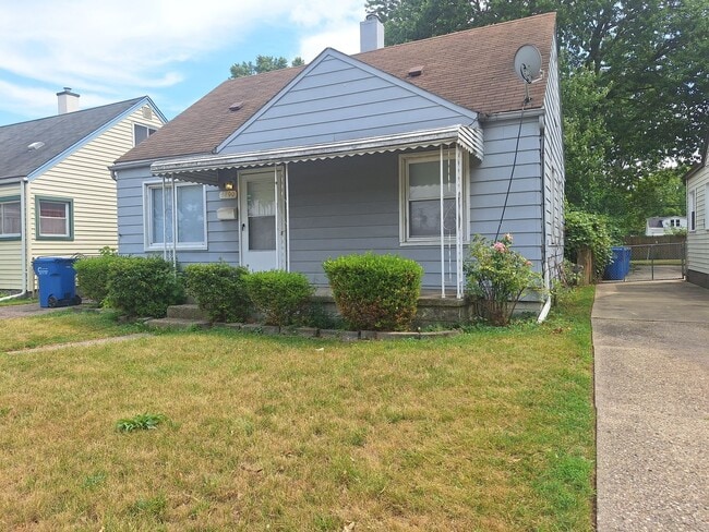 Photo - 3890 Poplar Ave