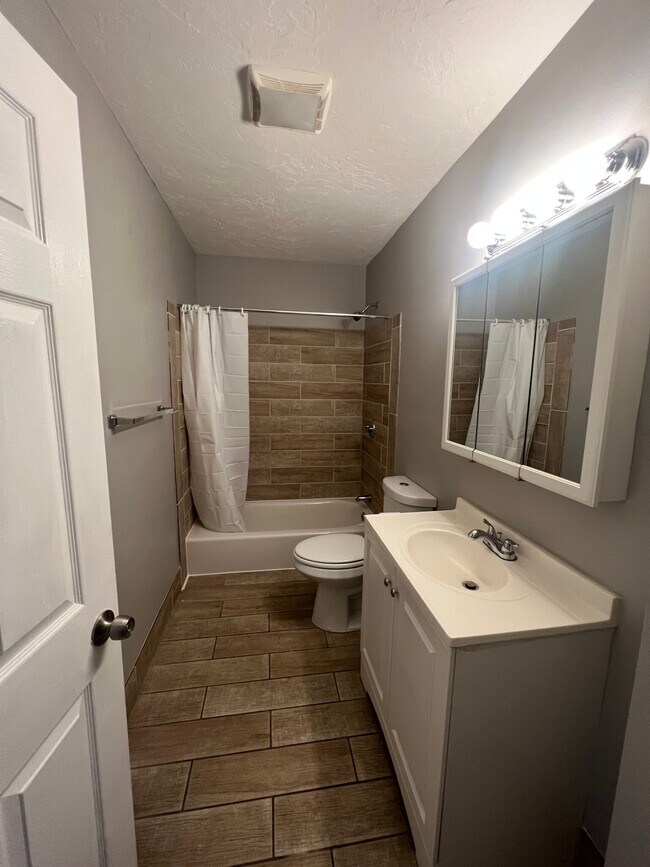 Photo - 13 Wendover St Apartments Unit 3