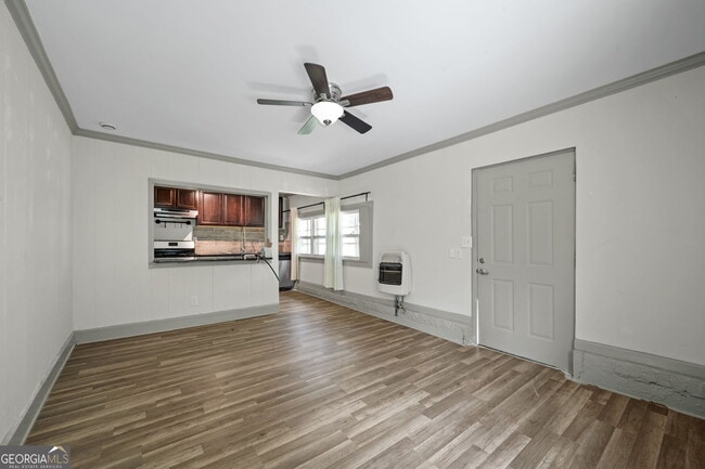 Photo - 590 Glen Iris Dr NE Unidad C