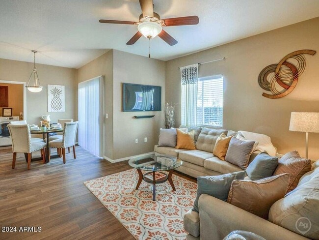 Building Photo - 4045 W Bell Rd Unit 1A Rental