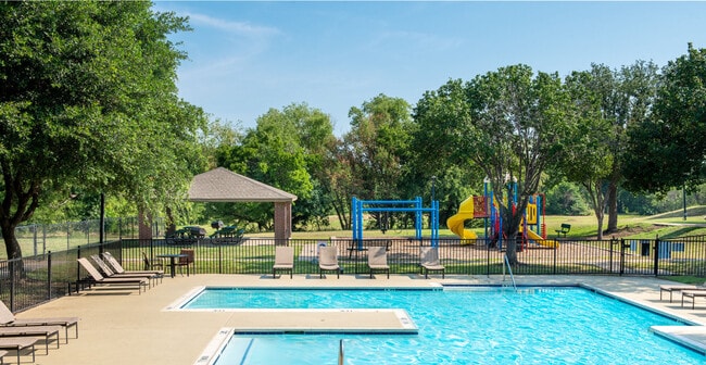 Photo - Carrollton Park Of North Dallas Apartments