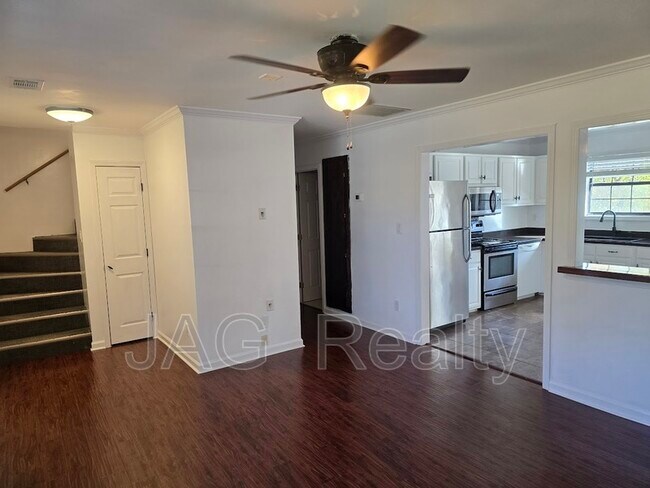 Photo - 4904 West St