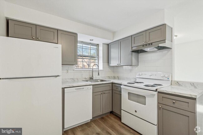 Building Photo - 329 Buttonwood St Rental