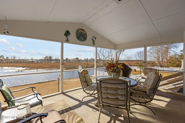 Photo - Waterfront 3 bedroom 2 bath