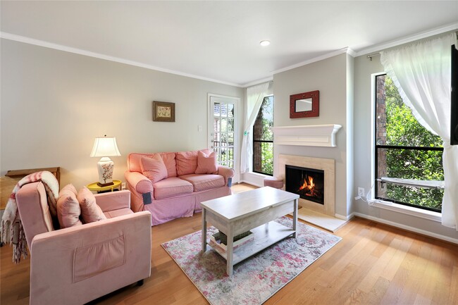 Building Photo - 1601 S Shepherd Dr