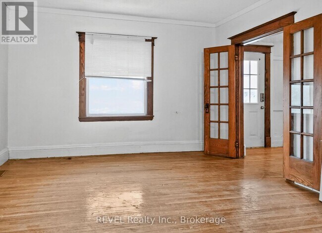 Photo - 303 Merritt St