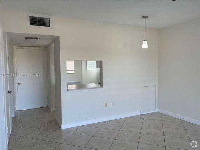 Building Photo - 20200 NE 27th Ct Unit 33 Rental