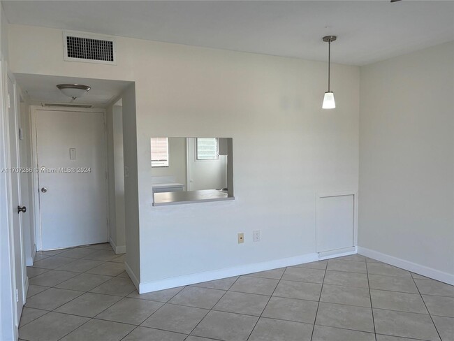 Photo - 20200 NE 27th Ct Condo Unit 33