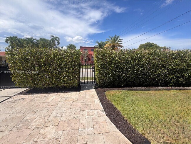 Photo - 1700 SW 16th Ter