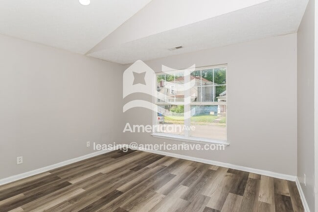 2117 W Burnett Ave