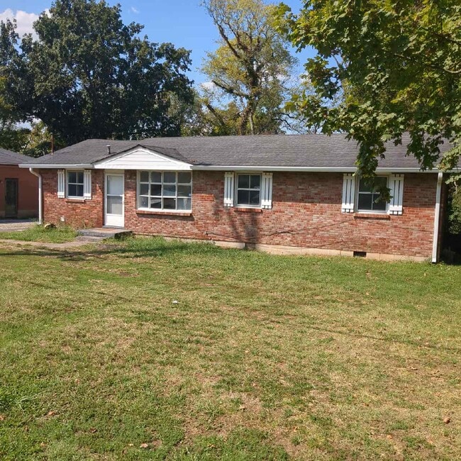 Building Photo - 1714 Southwind Dr Rental