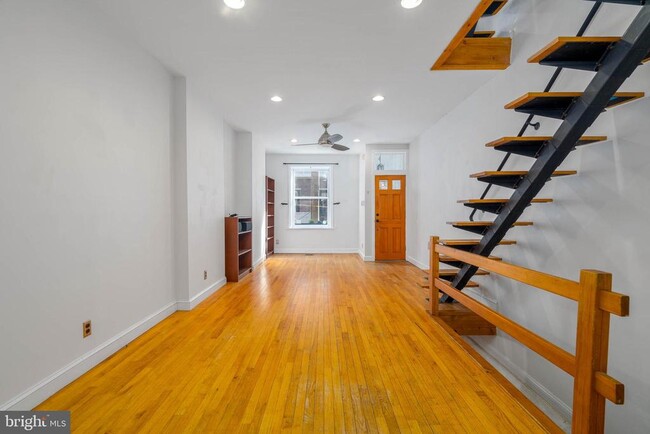 Photo - 802 N Taney St Townhome