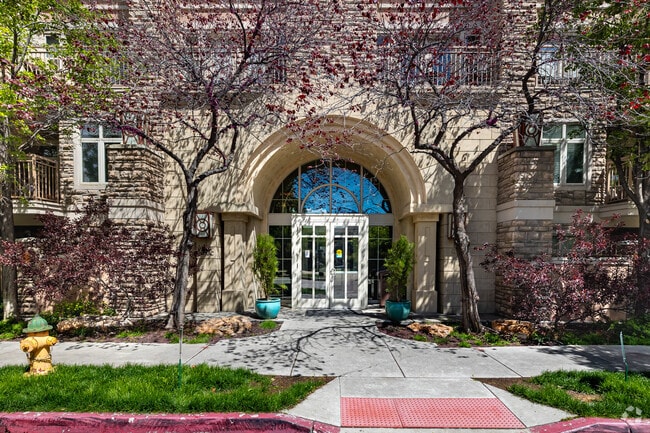 Entrada al edificio - The Parc at Gateway