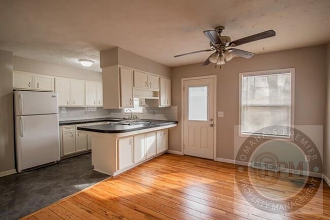 Photo - Spacious 5 Bedroom / 2.5 Bathroom Home | Near Ralston