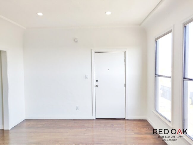 Photo - 4811 Melrose Ave Unidad 201