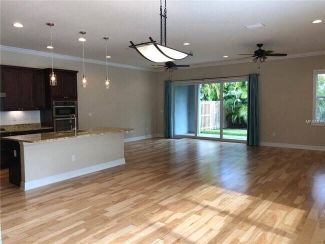 606 S Lincoln Ave Unit 3