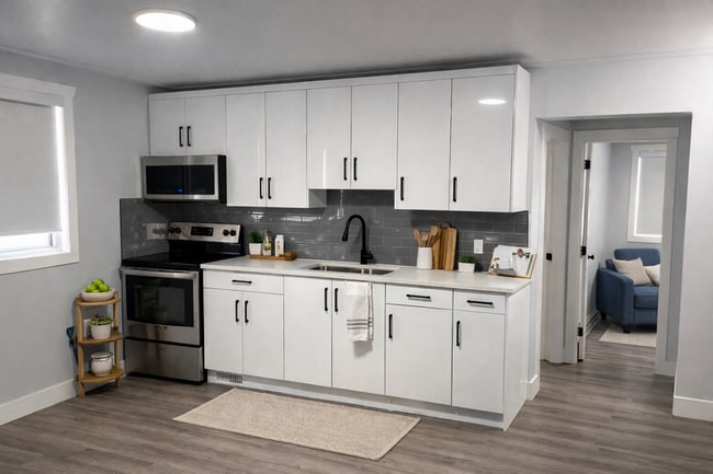 Photo - 10404-10496 96 Ave NW