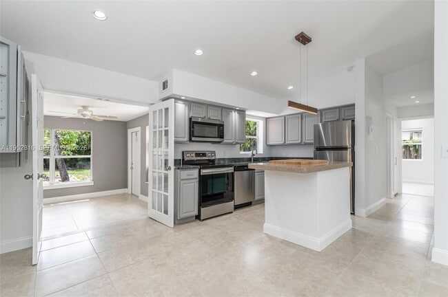 Building Photo - 1032 SW 22nd Terrace