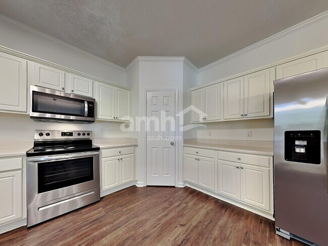 Photo - 134 Kimeo Way