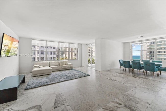 Building Photo - 5640 Collins Ave Unit 7B Rental