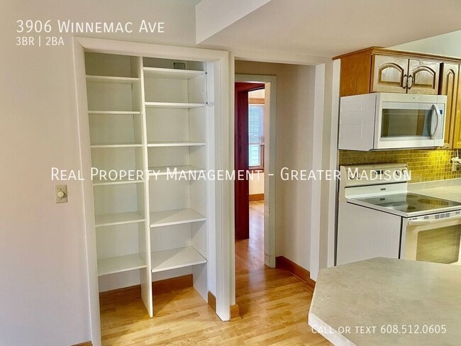 Photo - 3906 Winnemac Ave