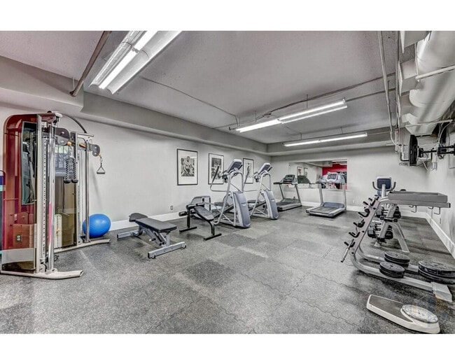 Photo - 1276 Av des Pins O Unit SI ID1364168P